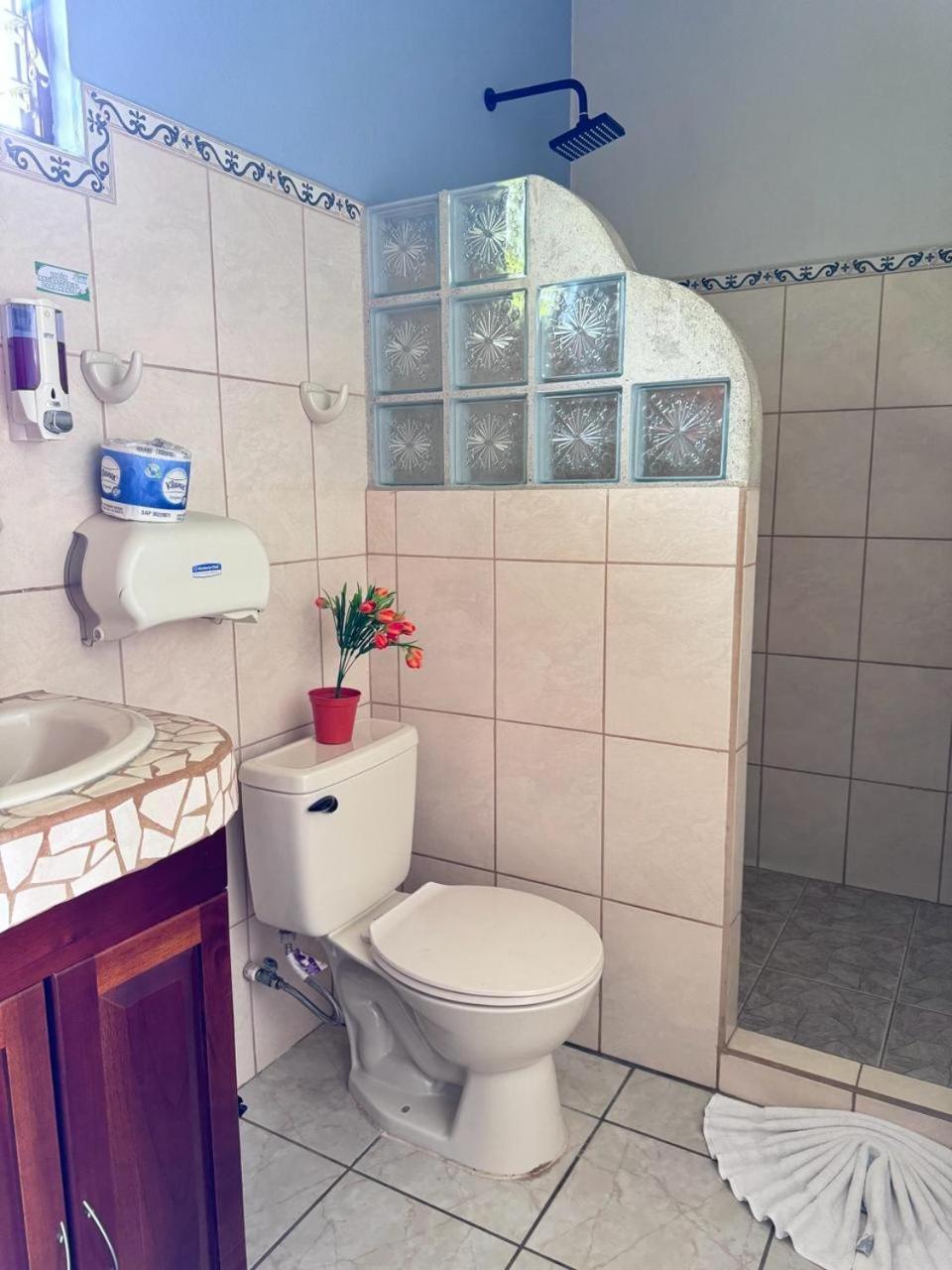 Hotel La Fiore De Bahia Uvita Bagian luar foto