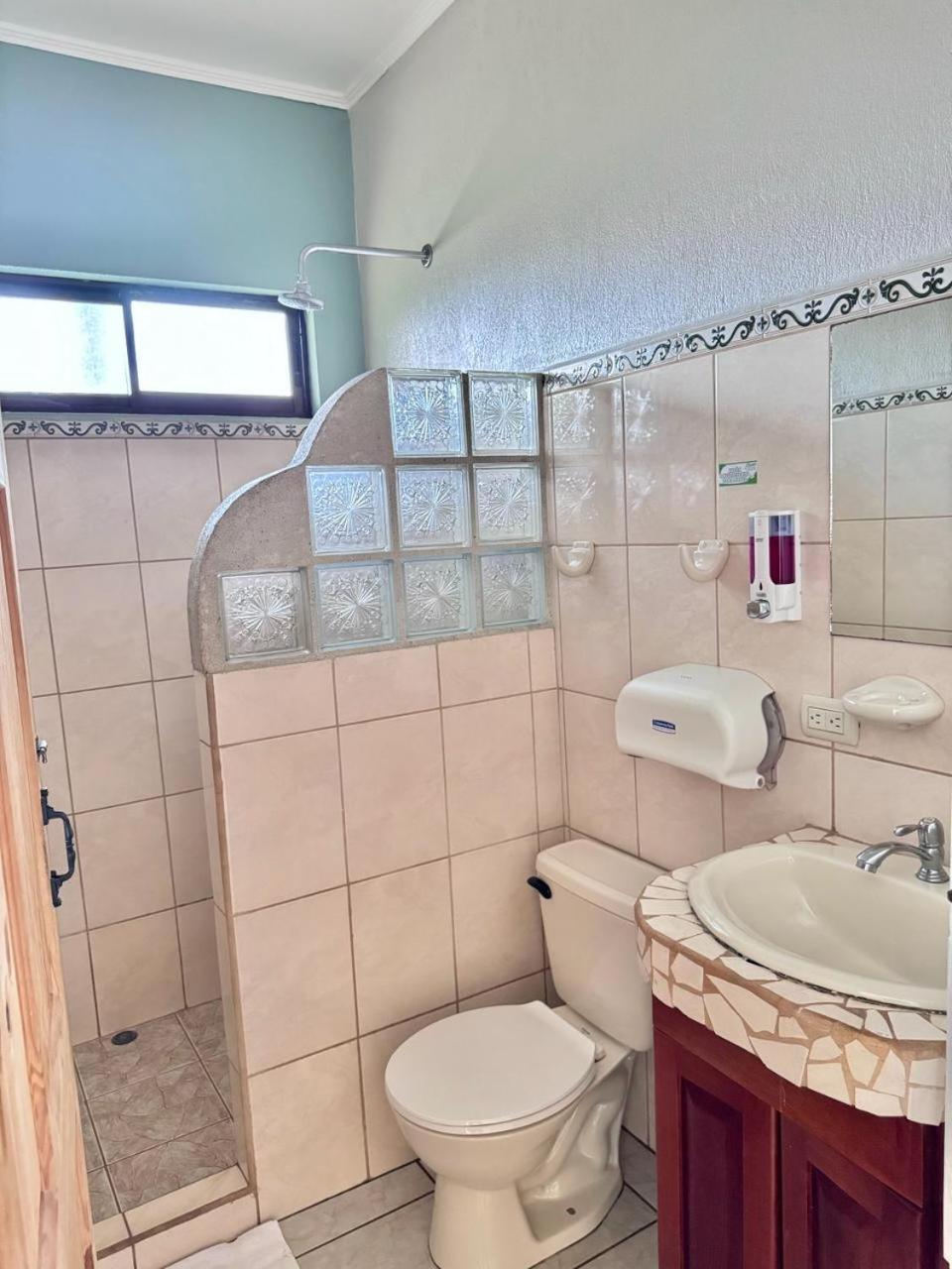 Hotel La Fiore De Bahia Uvita Bagian luar foto